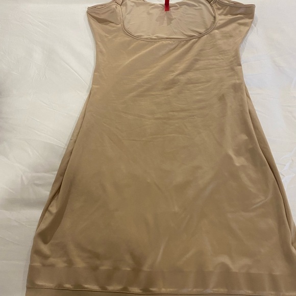 Spanx shape-wear slip - Picture 7 of 9